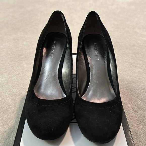 Nine West Suede Pumps - Picture 5 of 7